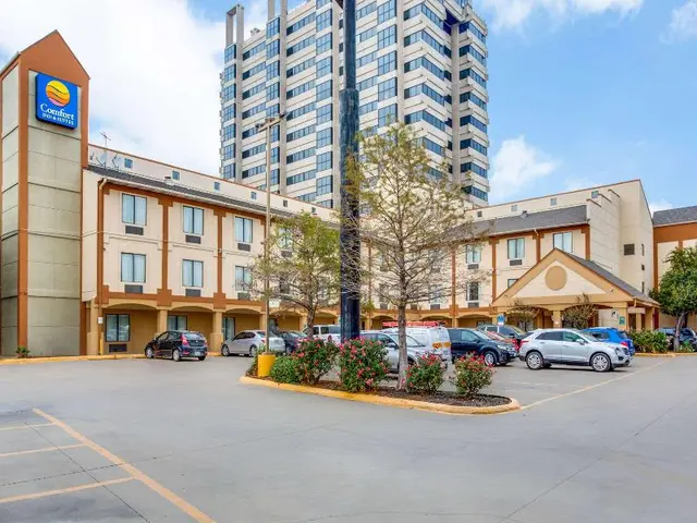 Comfort Inn & Suites Market Center