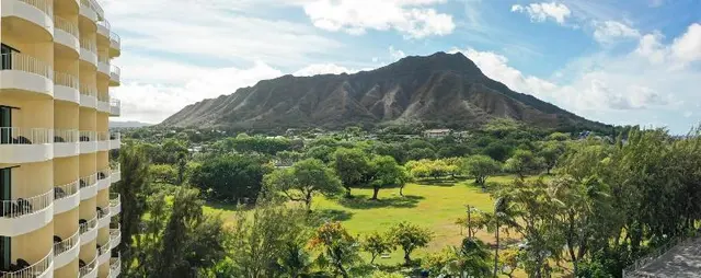Lotus Honolulu at Diamond Head