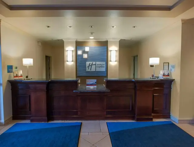 Holiday Inn Express & Suites Buffalo-Airport IHG
