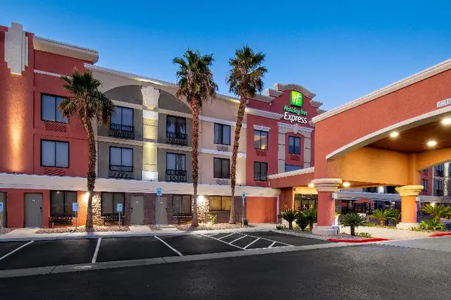 Holiday Inn Express & Suites Henderson By IHG