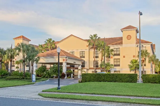 Holiday Inn Express Hotel & Suites Clearwater Nor