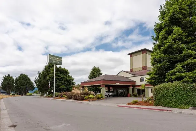 The Redwood Fortuna Riverwalk Hotel