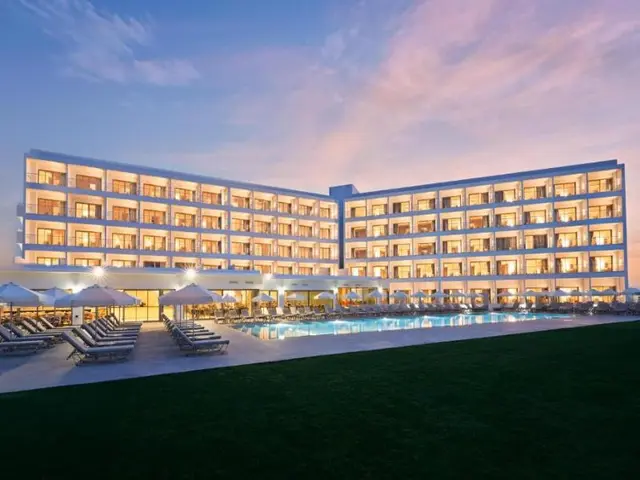 Maris Grand Waterpark Resort