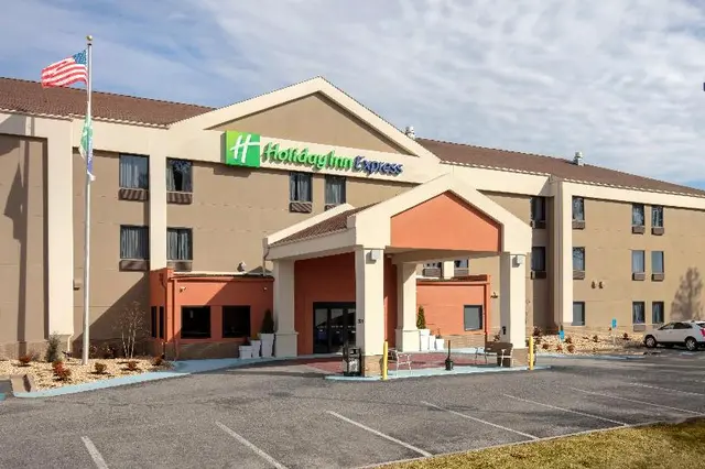 Holiday Inn Express Metropolis