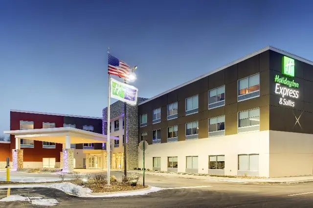 Holiday Inn Express & Suites Galesburg