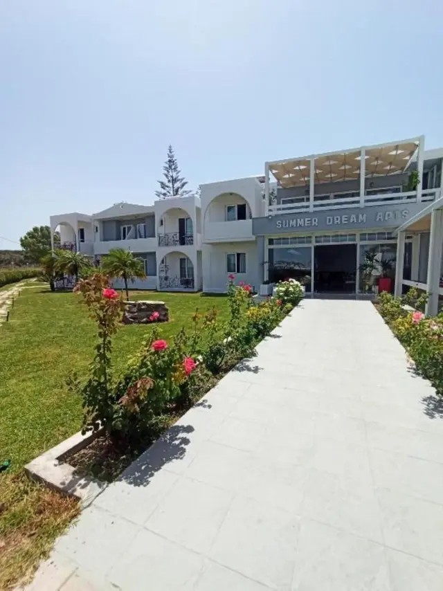 Summer Dream Hotel