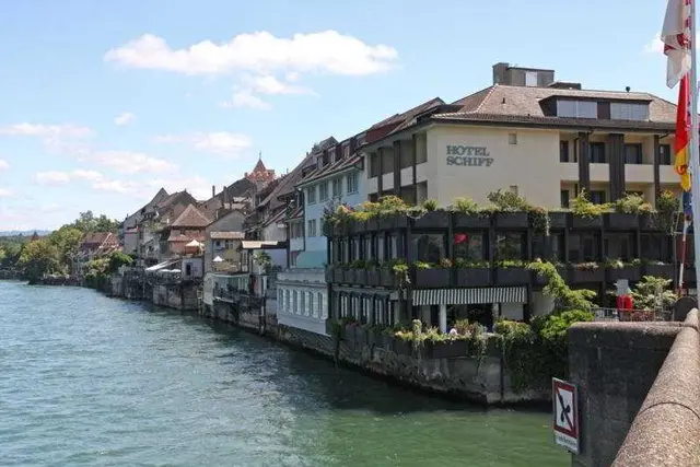 Schiff am Rhein