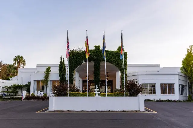 Lord Charles Hotel
