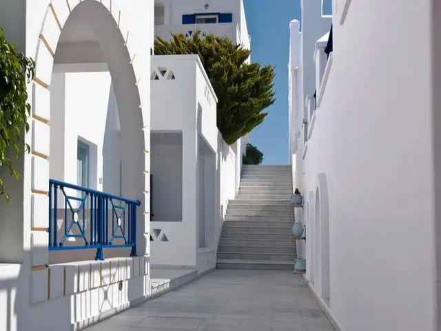 Lofos Village