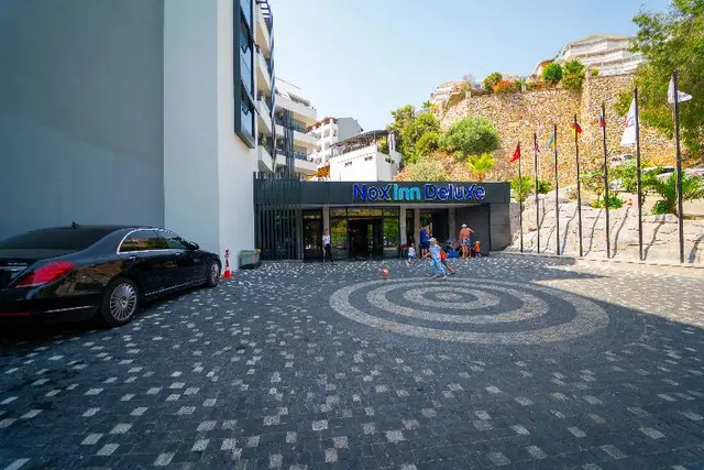 NoxInn Deluxe Hotel