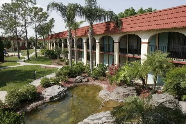 CLOSED - Maingate Lakeside Resort