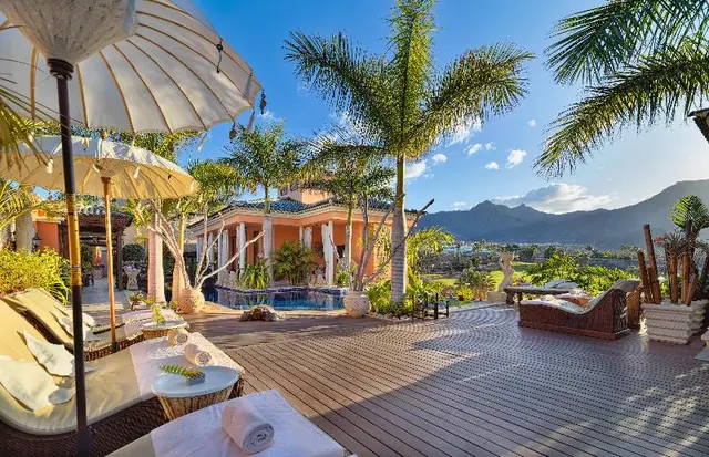 Royal Garden Villas