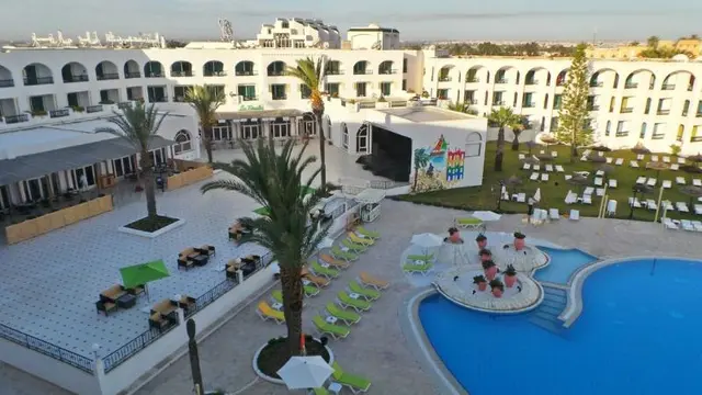 Le Soleil Bella Vista Resort