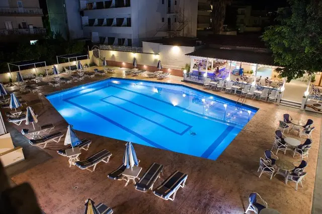 Oscar Hotel & Apartments