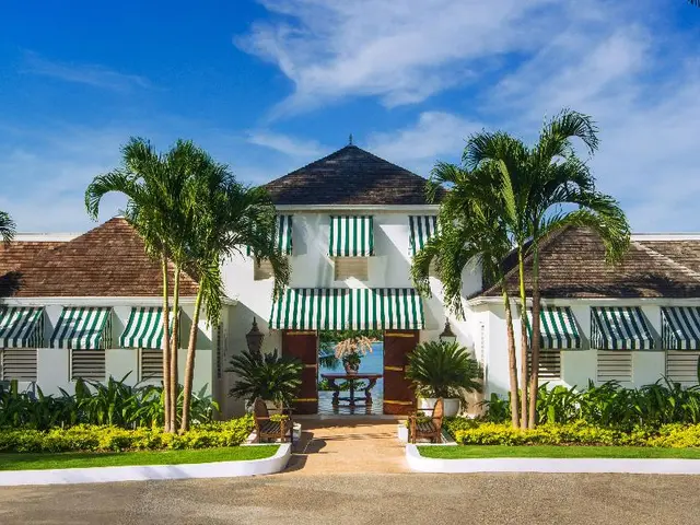 Round Hill Hotel & Villas