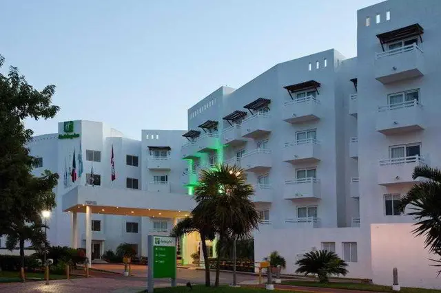 Ocean View Cancun Arenas