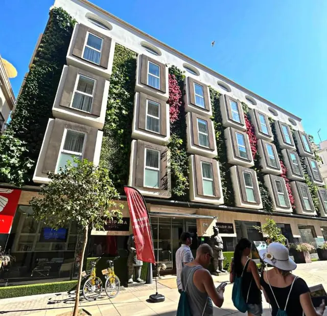 Hotel Mariposa