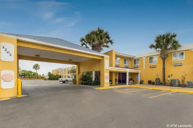 Quality Inn & Suites on the Beach Downtown