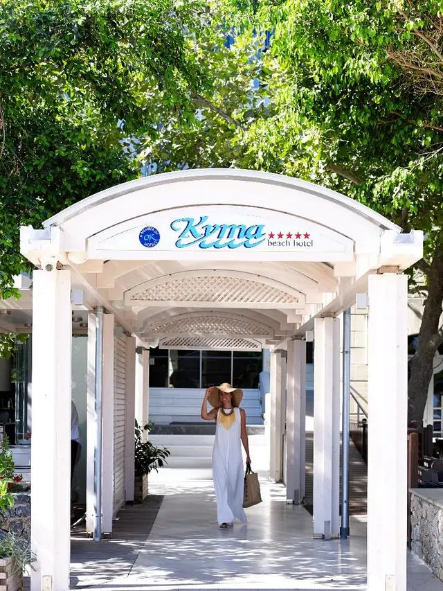 Kyma Suites Beach Hotel