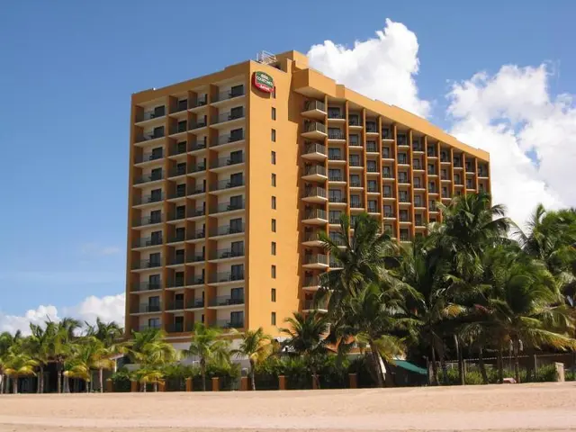 Courtyard Isla Verde Beach Resort