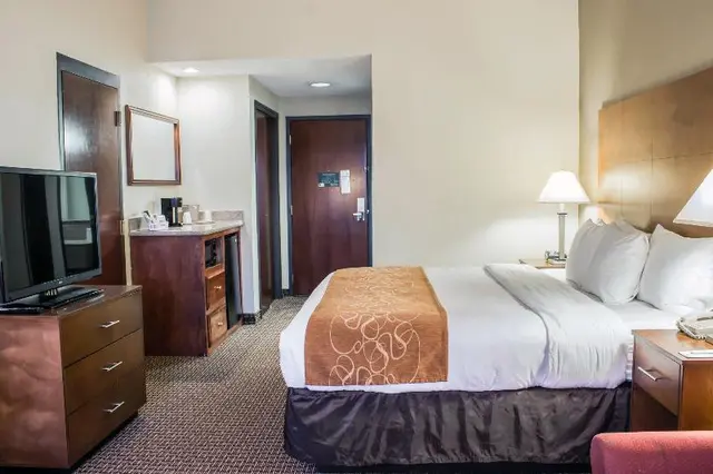 Comfort Suites (Durham)