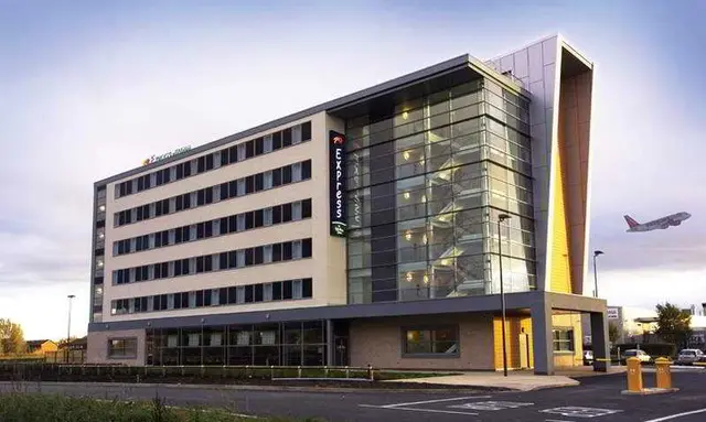 Holiday Inn Express Liverpool John Lennon Airport
