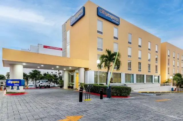 City Express Cancun