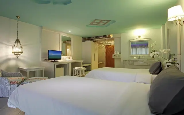 The Verandah Hotel