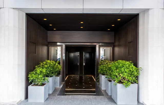Le Parisis Hotel