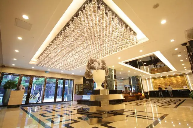 Beverly Plaza
