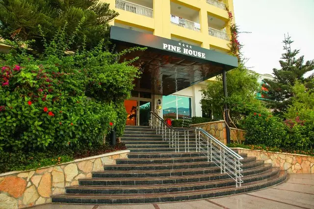 Pine House Hotel