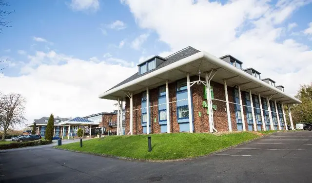 Holiday Inn Luton South M1, JCT.9