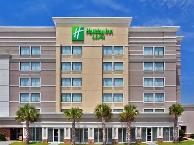 Holiday Inn Hotel & Suites