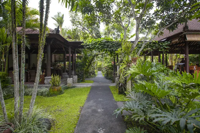 Bebek Tepi Sawah Restaurant & Villas