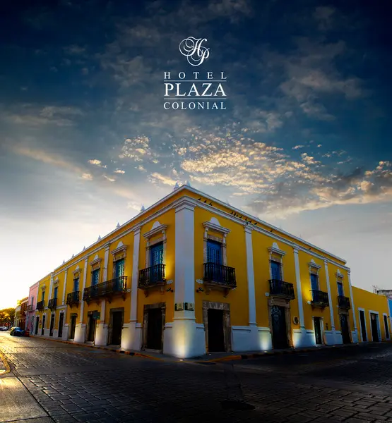 Plaza Colonial
