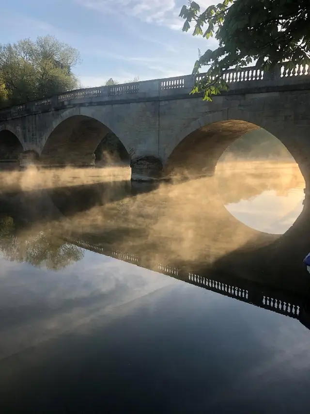 Shillingford Bridge hotel