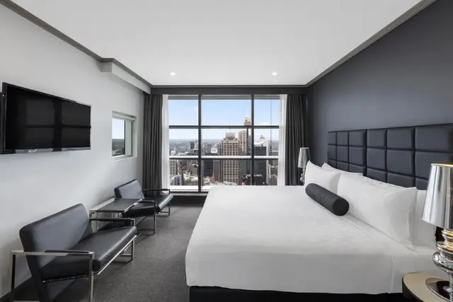 Meriton Serviced Apartments World Tower