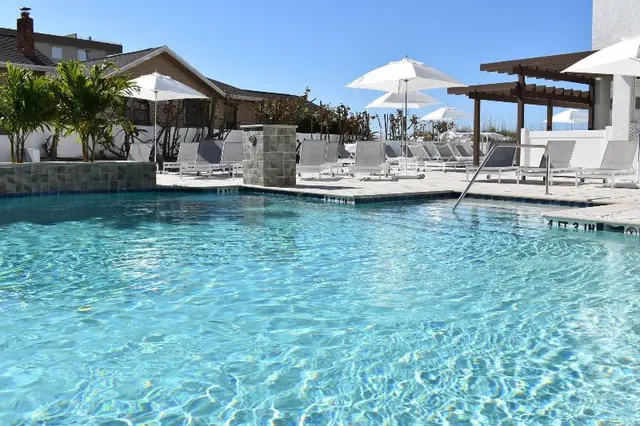 Barefoot Beach Club Hotel