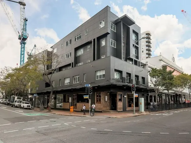Base Brisbane Uptown Backpackers