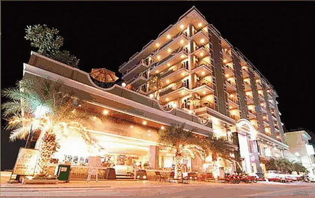 LK Royal Suite