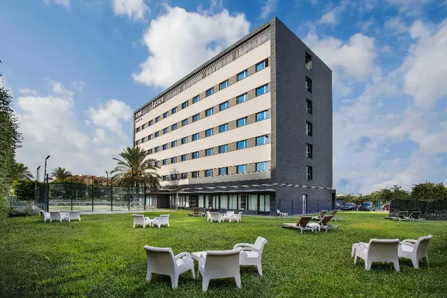 Azz Hotel Tactica