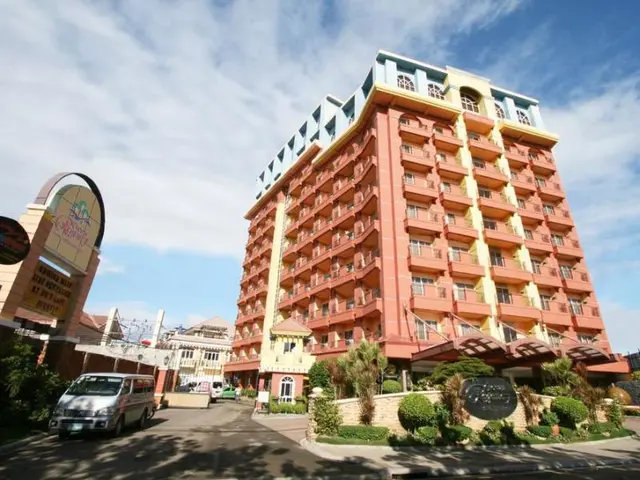 Crown Regency Suites & Residences Mactan
