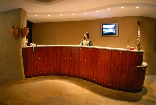 Al Liwan Suites