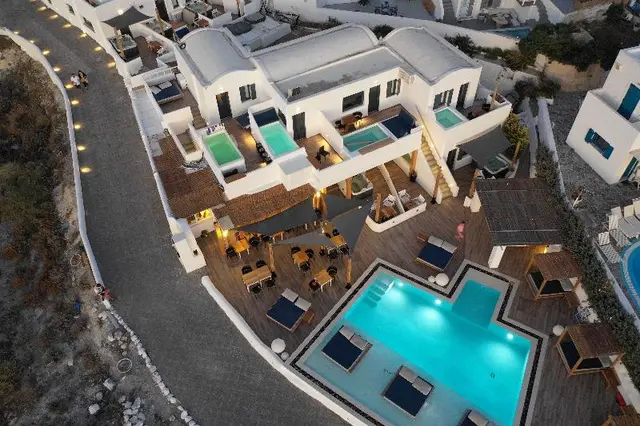 Amaze Suites
