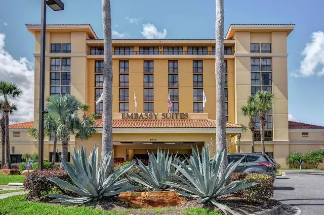 Embassy Suites International Dr Convention Center