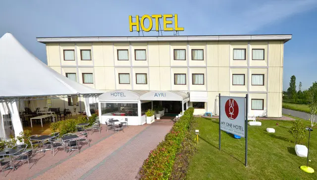 Ayri Hotel