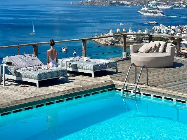 Tharroe of Mykonos