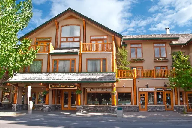 Brewster's Mountain Lodge