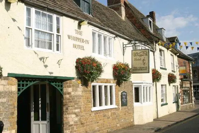 Brook Whipper-In Hotel