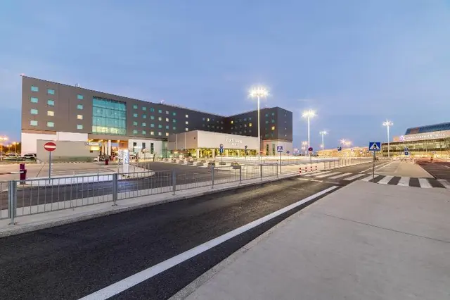 Courtyard By Marriott Warsaw Airport